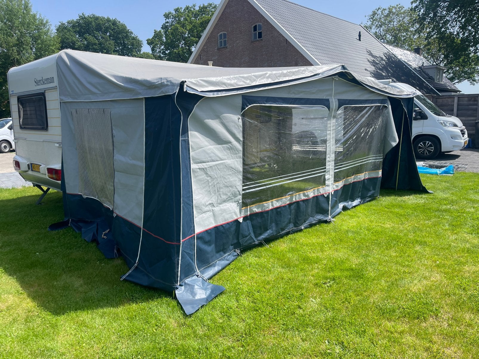 Voortent, uitbouw en luifels omloopmaat 12, Ophalen, Gebruikt
