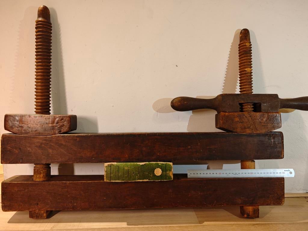 Antieke liggende houten boekenpers / boekbinderspers, Antiek en Kunst, Ophalen