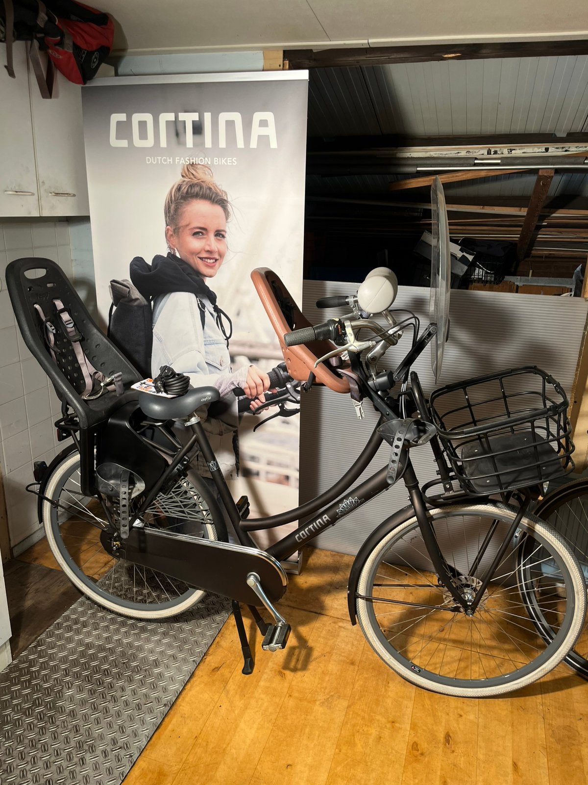 Als nieuwe complete Cortina roots 7 versn, 2 zitjes, Mandje, 56 cm of meer, Zo goed als nieuw