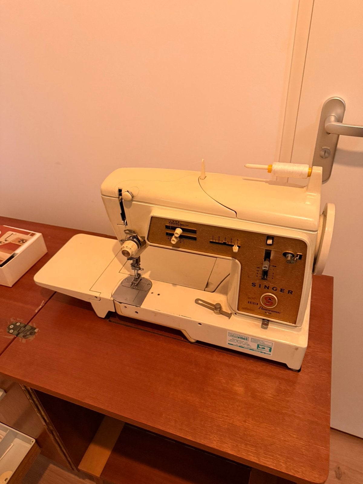 Singer Golden Panoramic 670G ,1968 met houten Aristo meubel, Ophalen