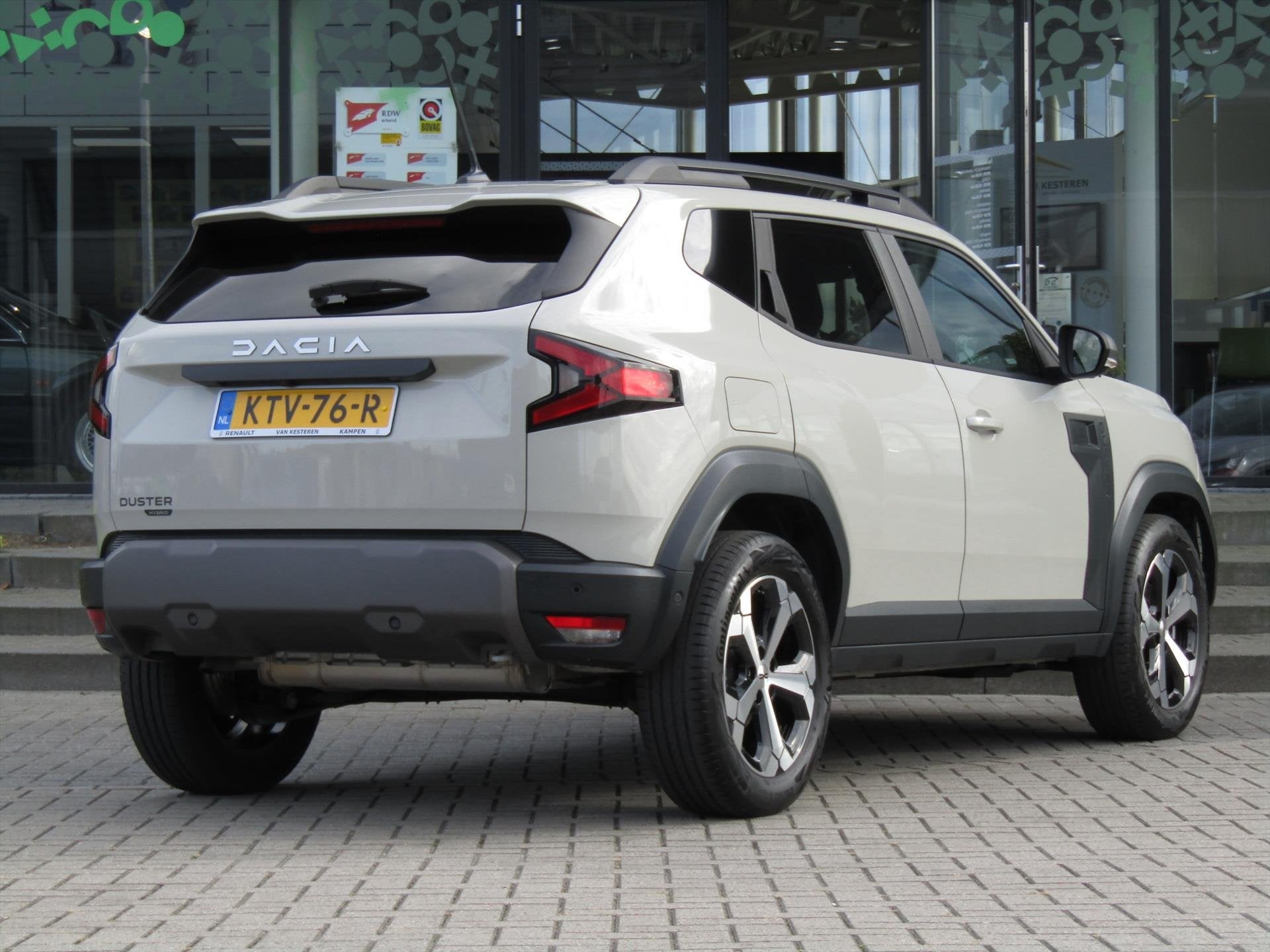 DACIA Duster 1.6 HYBRID 140pk Journey Camera / Handsfree Car, 94 pk, Stof, Gebruikt, 4 cilinders