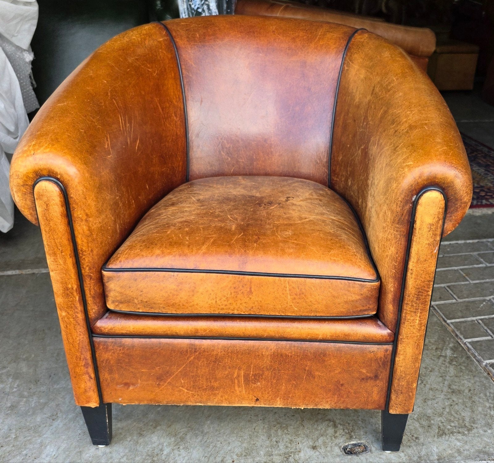 Vintage schapenleren Clubfauteuil Chesterfield + BEZORGING