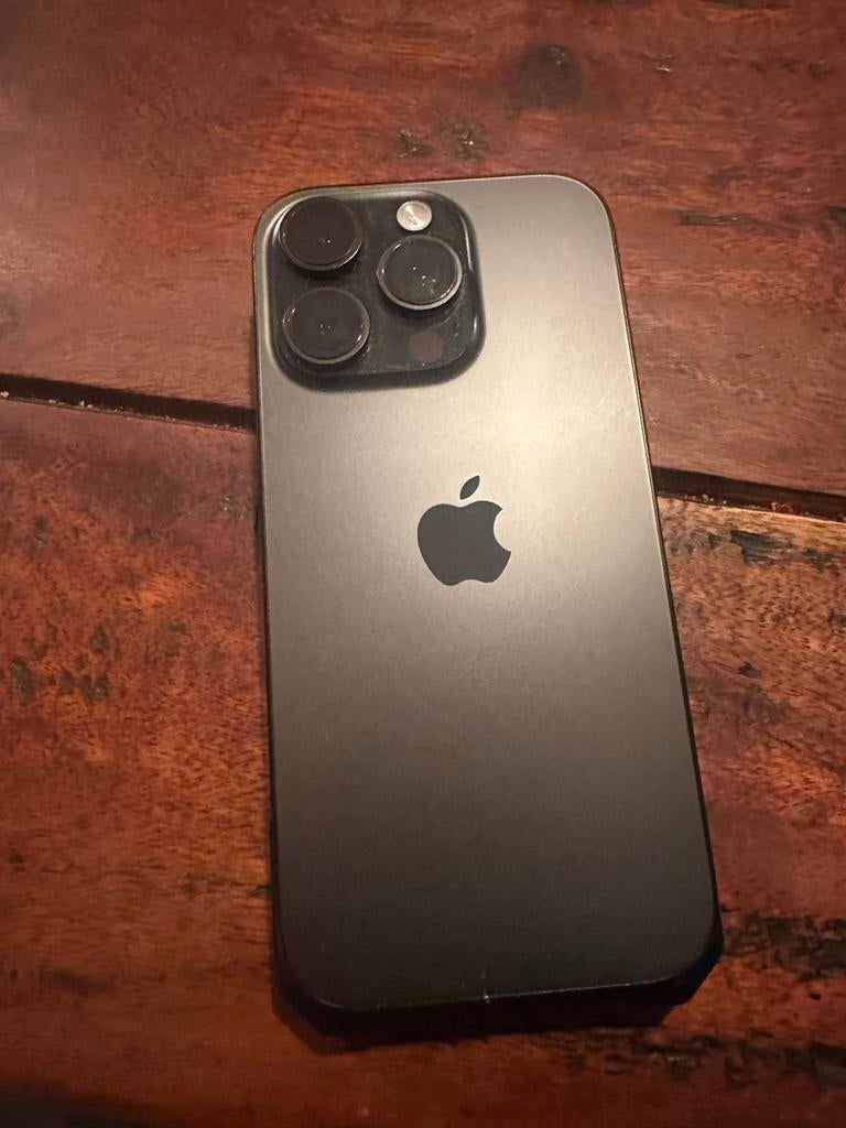 iPhone 16 Pro - netjes kleine gebruikers sporen, IPhone 16 Pro, 128 GB, Zwart, Ophalen of Verzenden