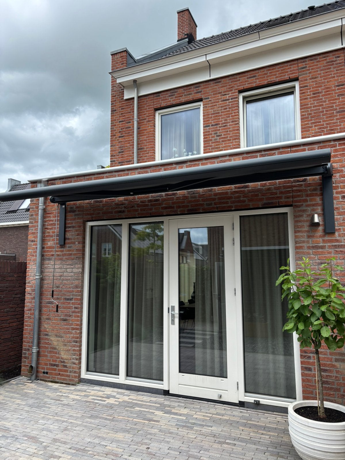 Knikarmscherm zo goed als nieuw. Gekocht in 2024., Tuin en Terras, Zonneschermen, Ophalen, Zo goed als nieuw, 250 cm tot 450 cm