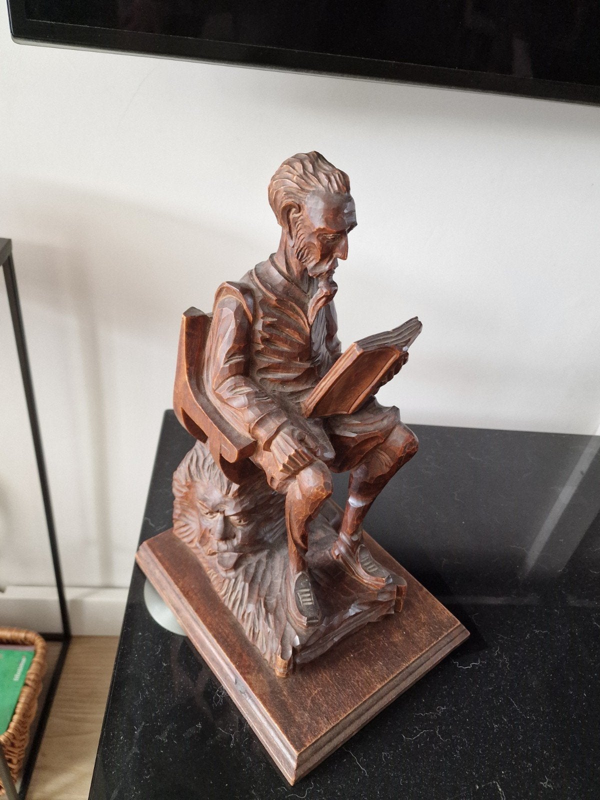 Houten beeldje Don Quichot lezend, Antiek en Kunst, Kunst | Beelden en Houtsnijwerken, Ophalen, 20 - 50 cm, Beeld, Hout