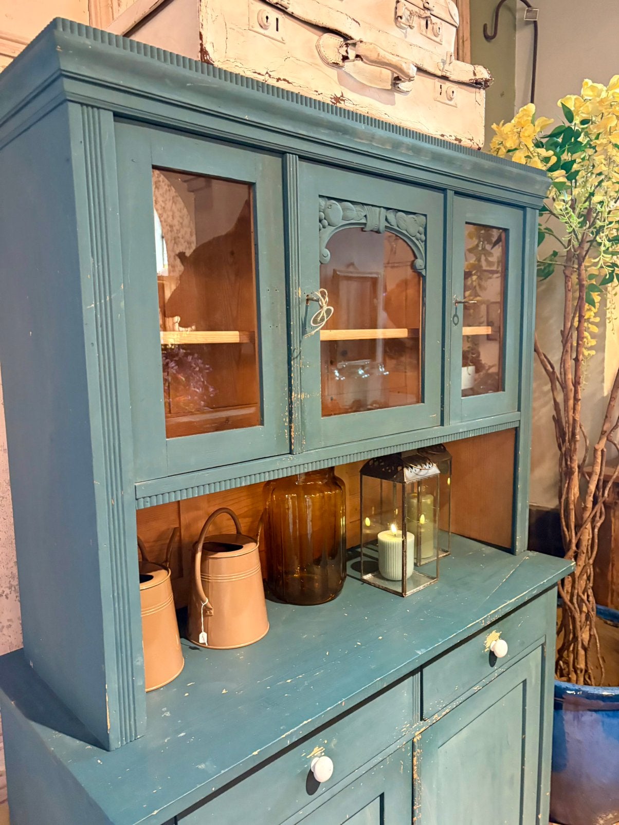 Oude houten keukenkast, denim blauw, servies kast, 200 cm of meer, Hoofdstraat 15, Ilfienile, Zo goed als nieuw