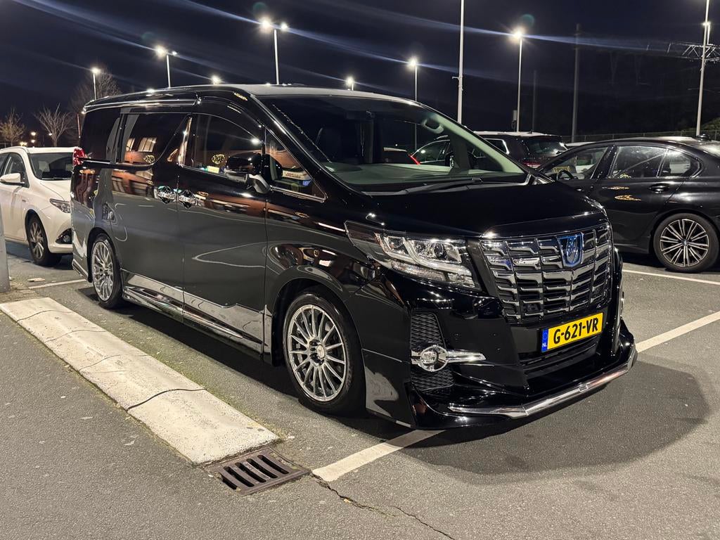 Toyota Alphard JDM (AHY30) 2016 Zwart 2.5 hybride, Auto's, 2203 kg, Zwart, USB, Geïmporteerd
