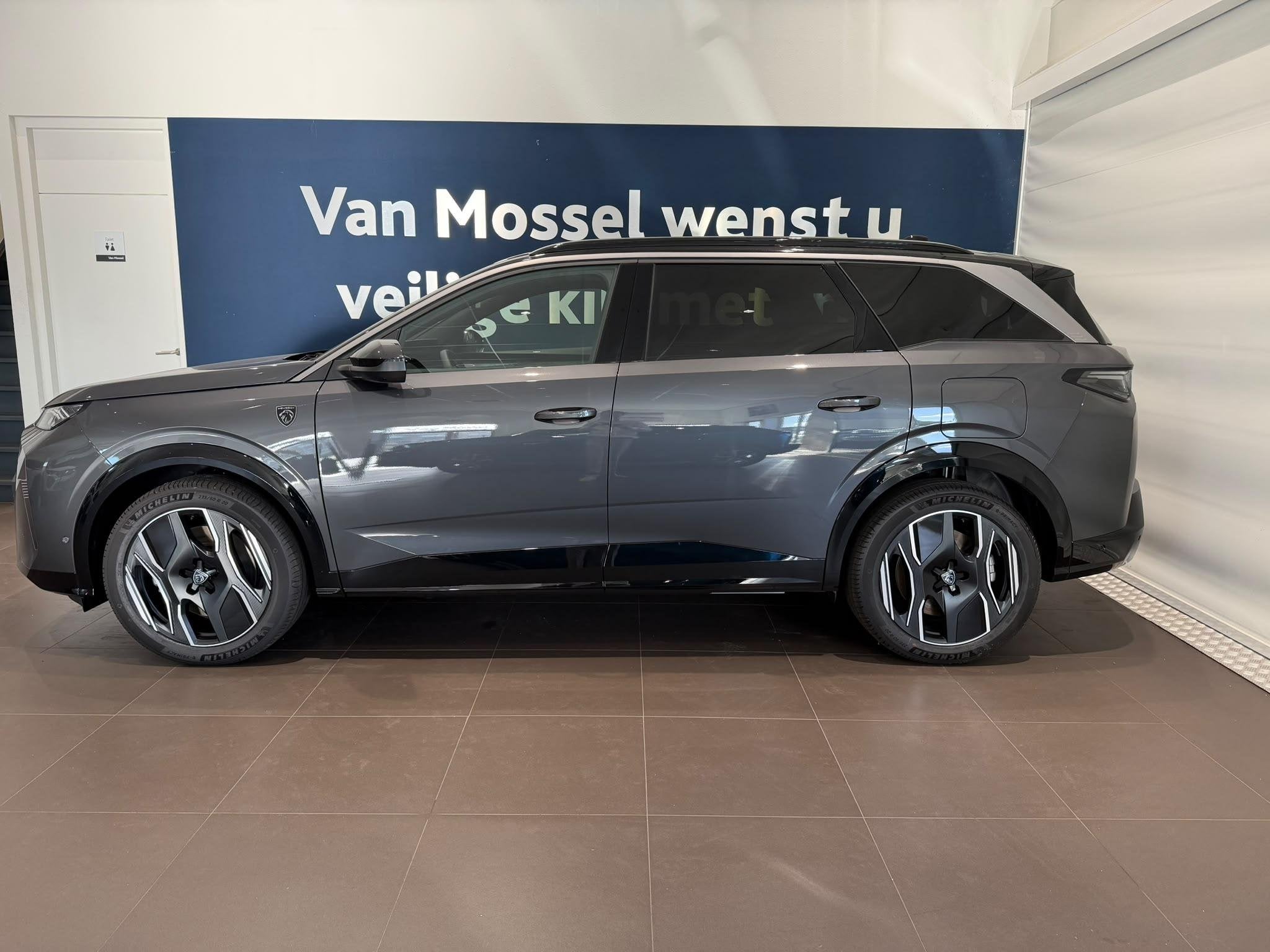Peugeot e-5008 GT Exclusive Long Range 97 kWh 7p, Auto's, 12 maanden, Startonderbreker, 101 kWh, 1000 kg