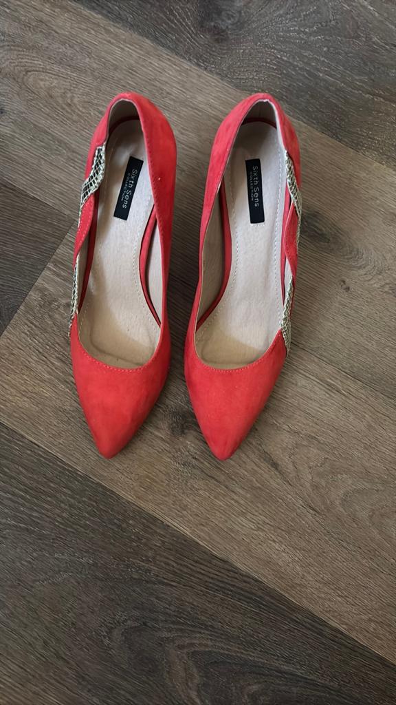 Dames pumps met hakken - Maat 40, Pumps, Ophalen of Verzenden, Zo goed als nieuw, Rood