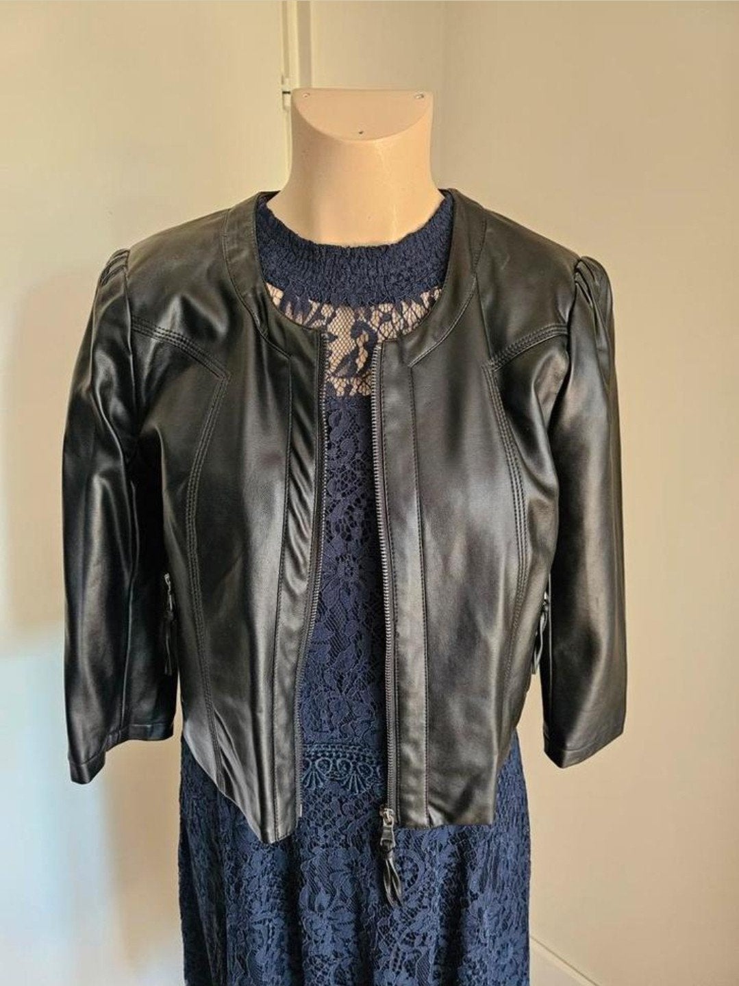 Prachtig amisu pu leer kort jasje nieuw maat 40, Kleding | Dames, Zwart, Nieuw, Amisu, Ophalen