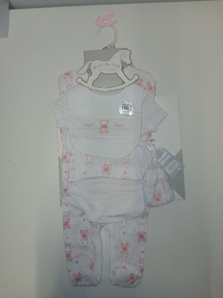 Rock a Bye Baby - cadeauset baby - 5-delig - newborn - mt 56, Billiesboetiek@gmail.com, Jacob van den Eyndestraat 73, Rock a Bye Baby