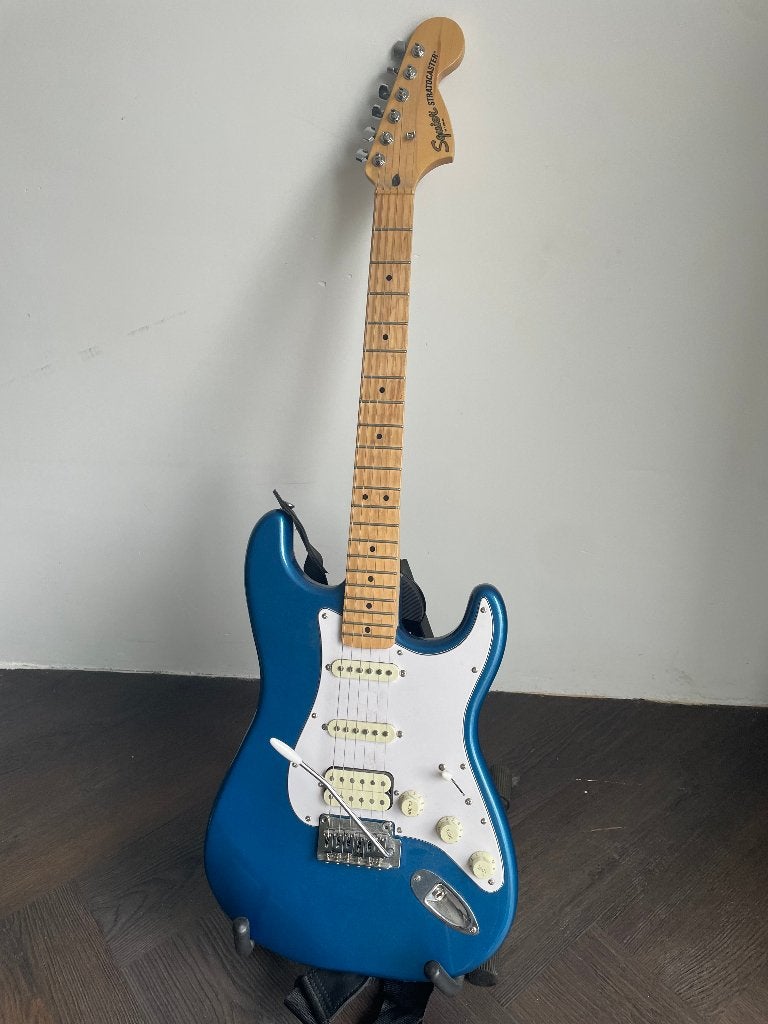 Squier Stratocaster elektrische gitaar - Blauw, Ophalen, Zo goed als nieuw, Solid body, Fender