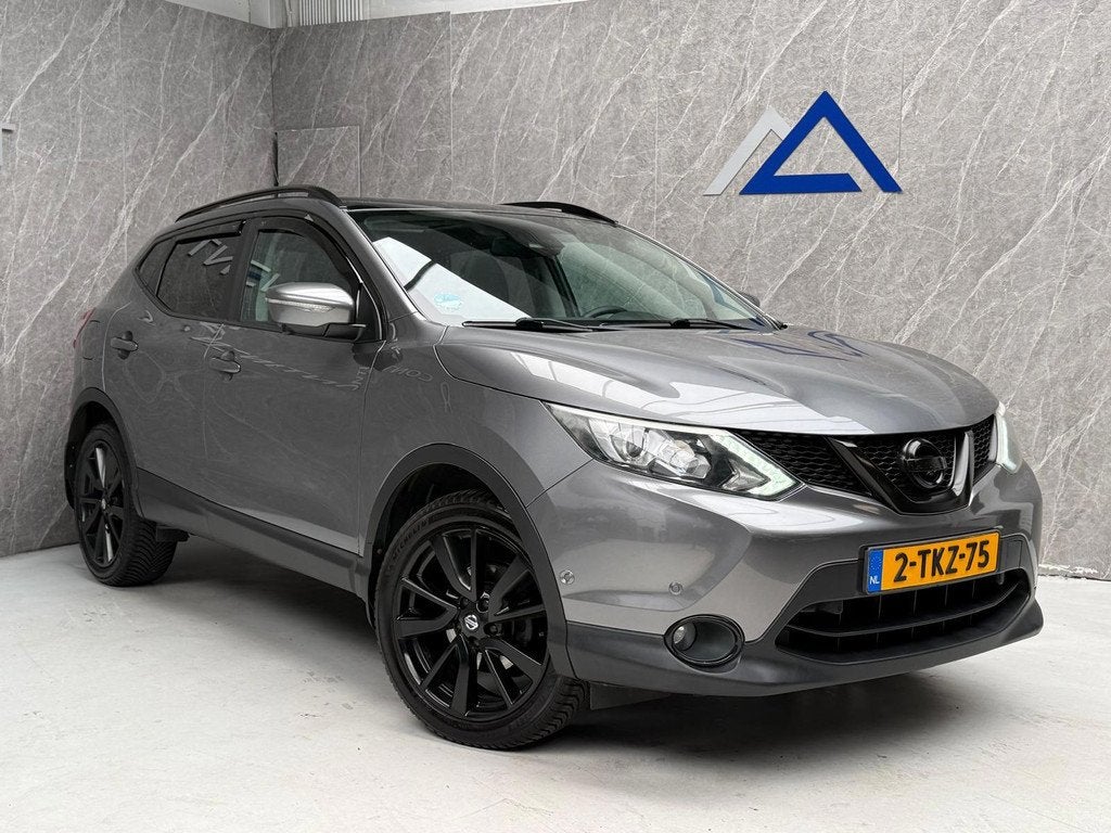 Nissan Qashqai 1.2 Tekna / NAP / Onderhouden / Panoramadak /, Auto's, Nissan, Voorwielaandrijving, Euro 5, Gebruikt, Zwart