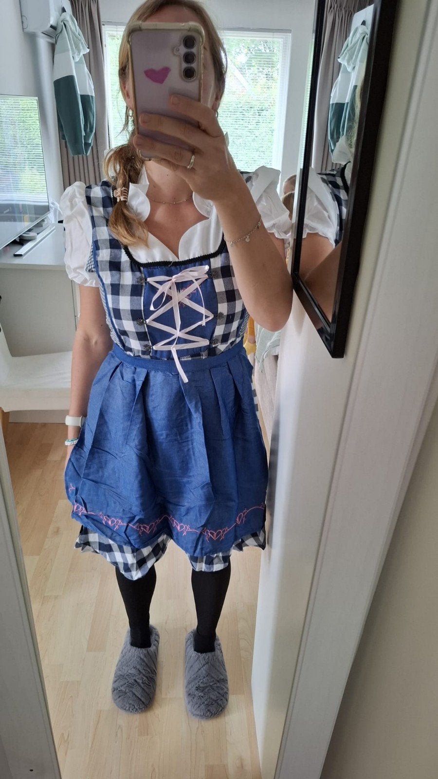Dirndl jurk blauw geruit met witte blouse, Carnaval, Maat 42/44 (L), Ophalen of Verzenden, Kleding