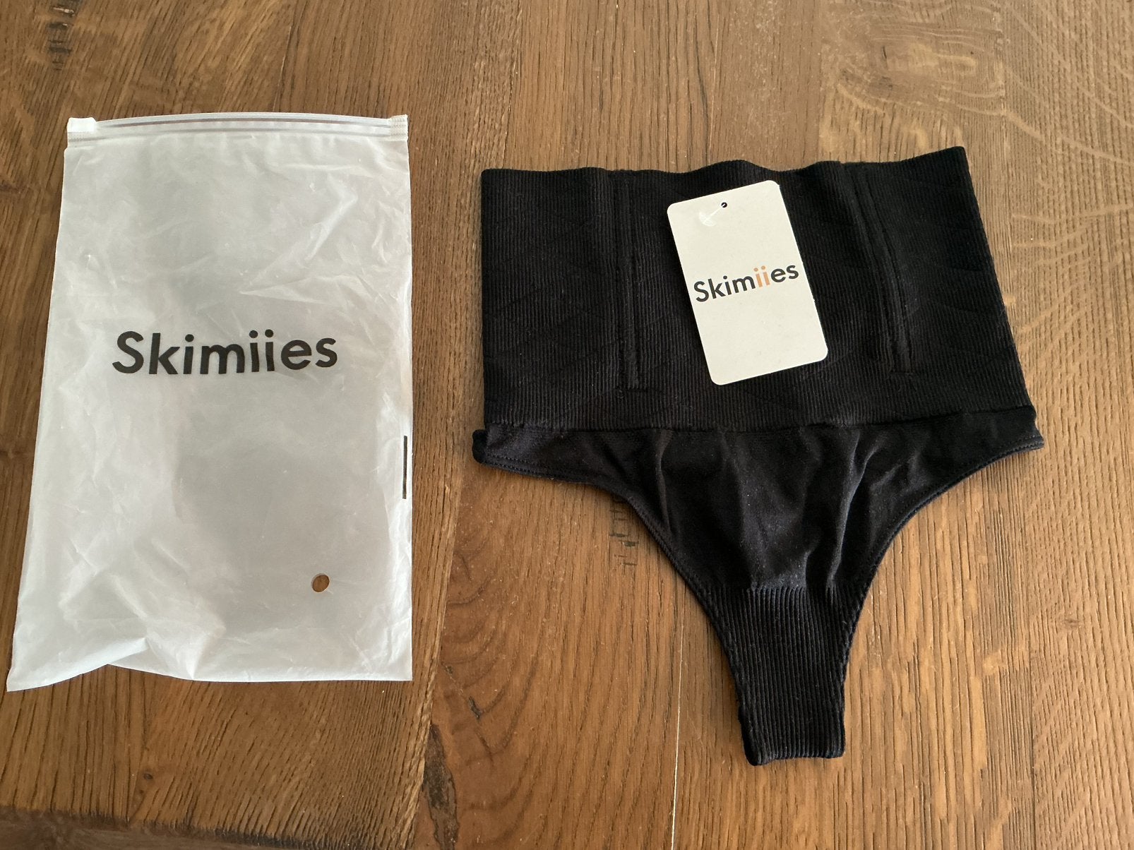 Nog in verpakking nieuw skimmies corrigerende string maat S, Ophalen of Verzenden, Zwart, String