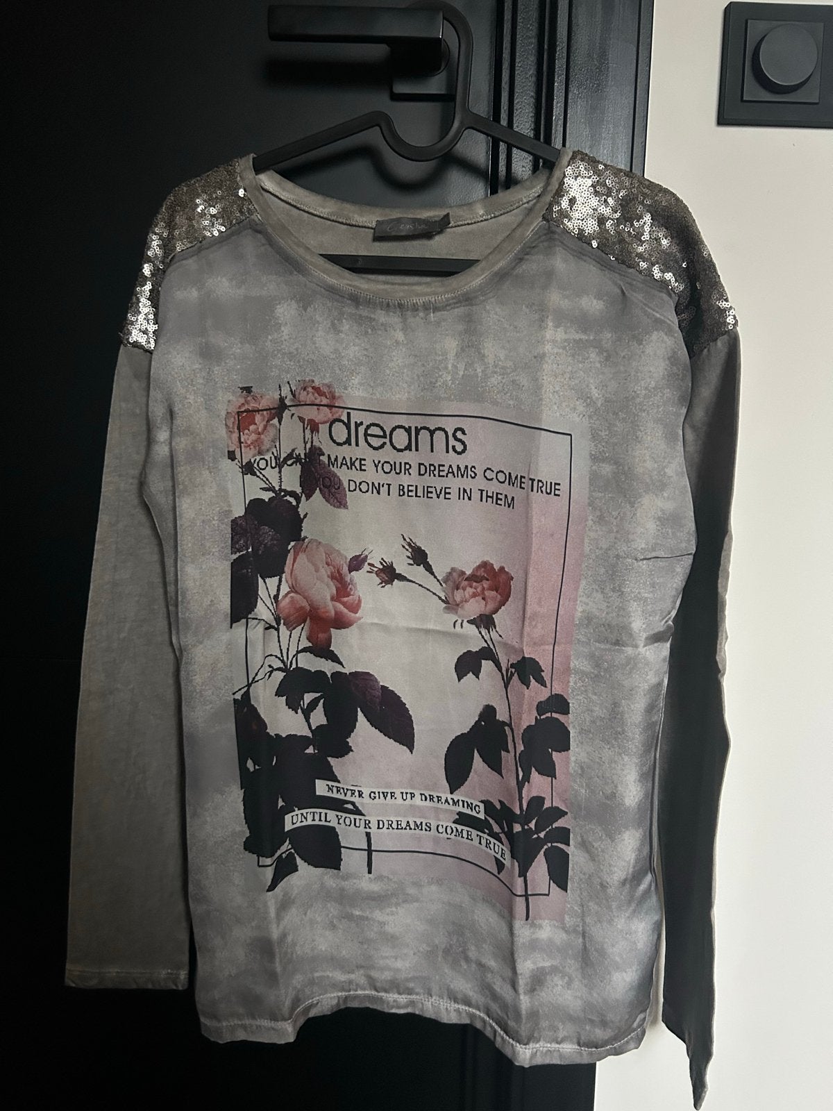 Geisha longsleeve met pailletten en print - Maat 176, Kinderen en Baby's, Kinderkleding | Maat 176, Ophalen of Verzenden, Zo goed als nieuw