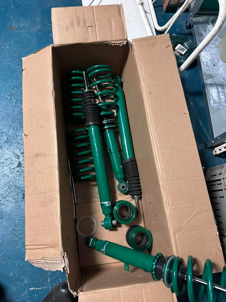 Tein schroefset voor Lexus is300h, Ophalen, Gebruikt, Lexus