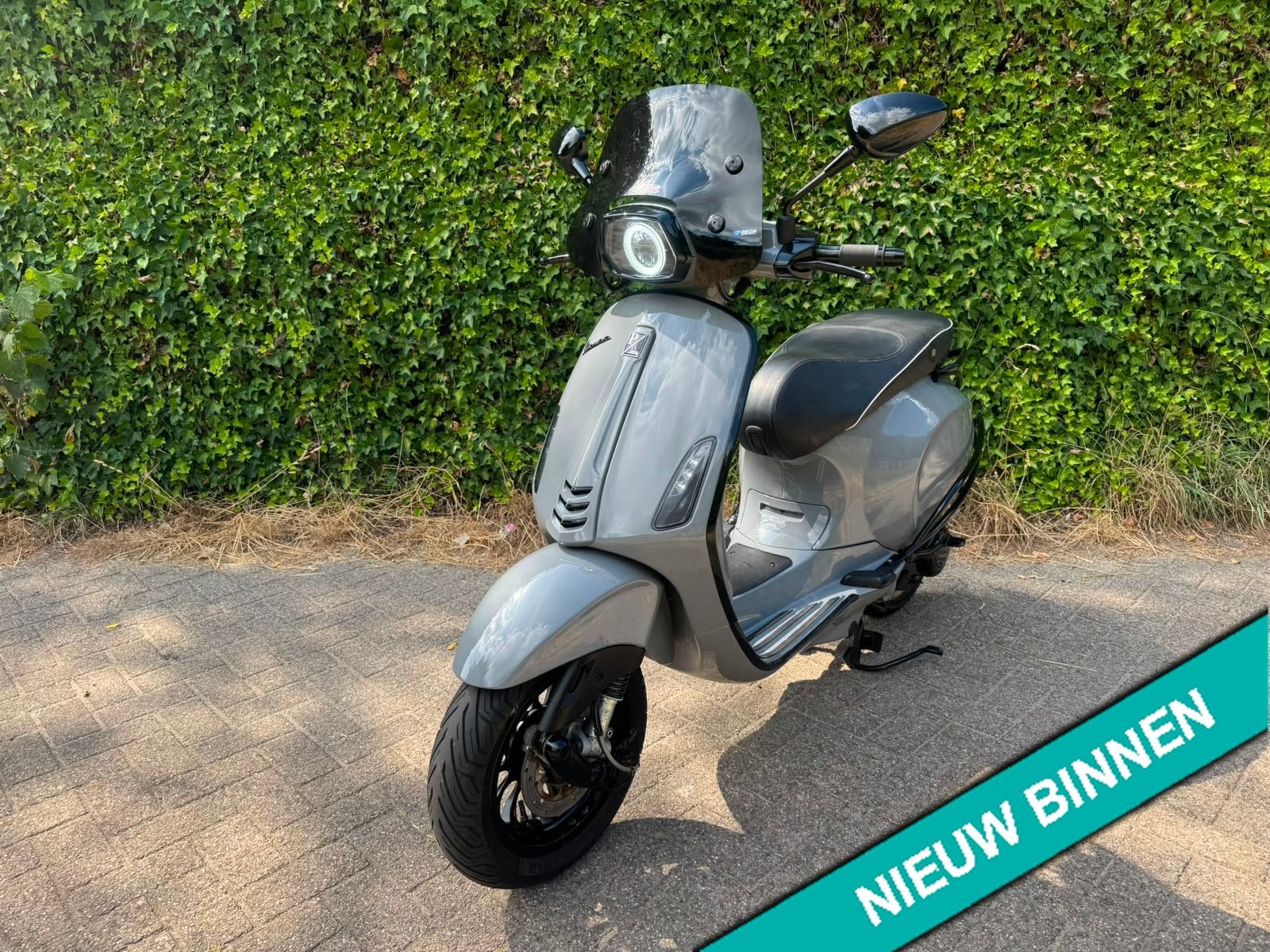 Vespa Sprint 45km Nardo Grey Angel Eye Zelloni BETAAL met in, Fietsen en Brommers, Overige modellen, V
v  v, NL, 50 cc, Gebruikt