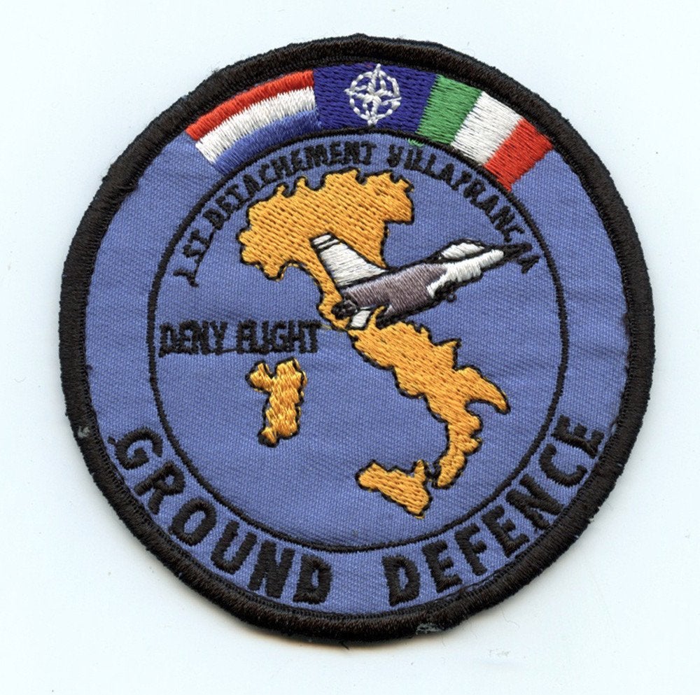 KLu luchtmacht patch 322/323sqn Deny Flight 1 det, Verzamelen, Ophalen of Verzenden, Luchtmacht, Nederland, Embleem of Badge