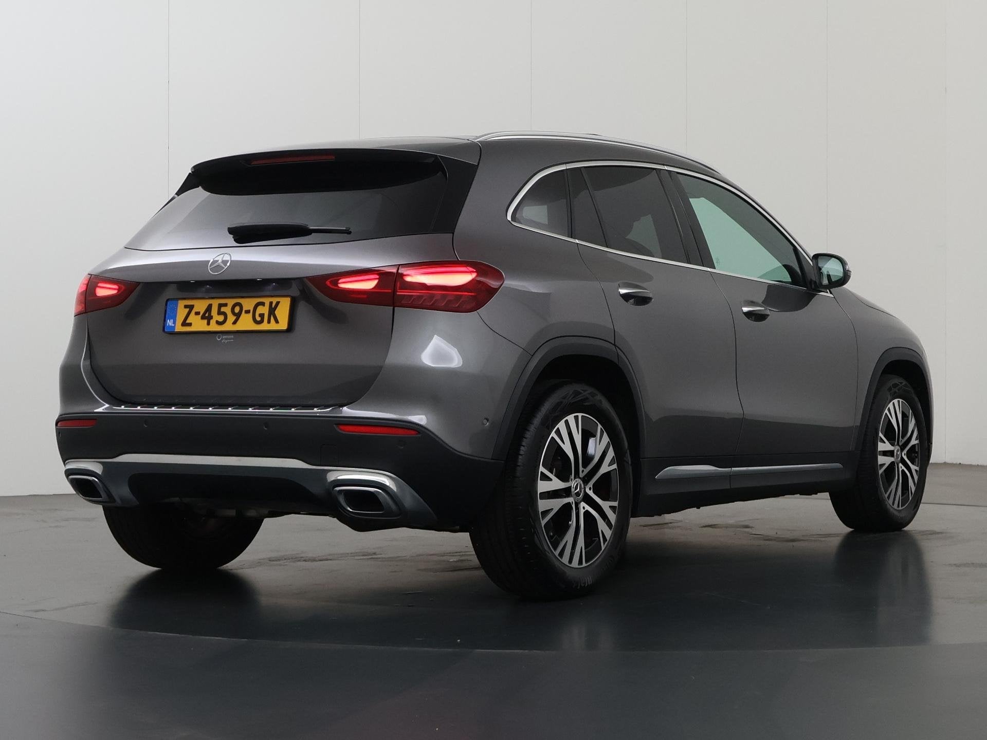 Mercedes-Benz GLA-klasse 180 Luxury Line | Panoramadak | Key, Auto's, Dealer onderhouden, Gebruikt, 4 cilinders, Origineel Nederlands