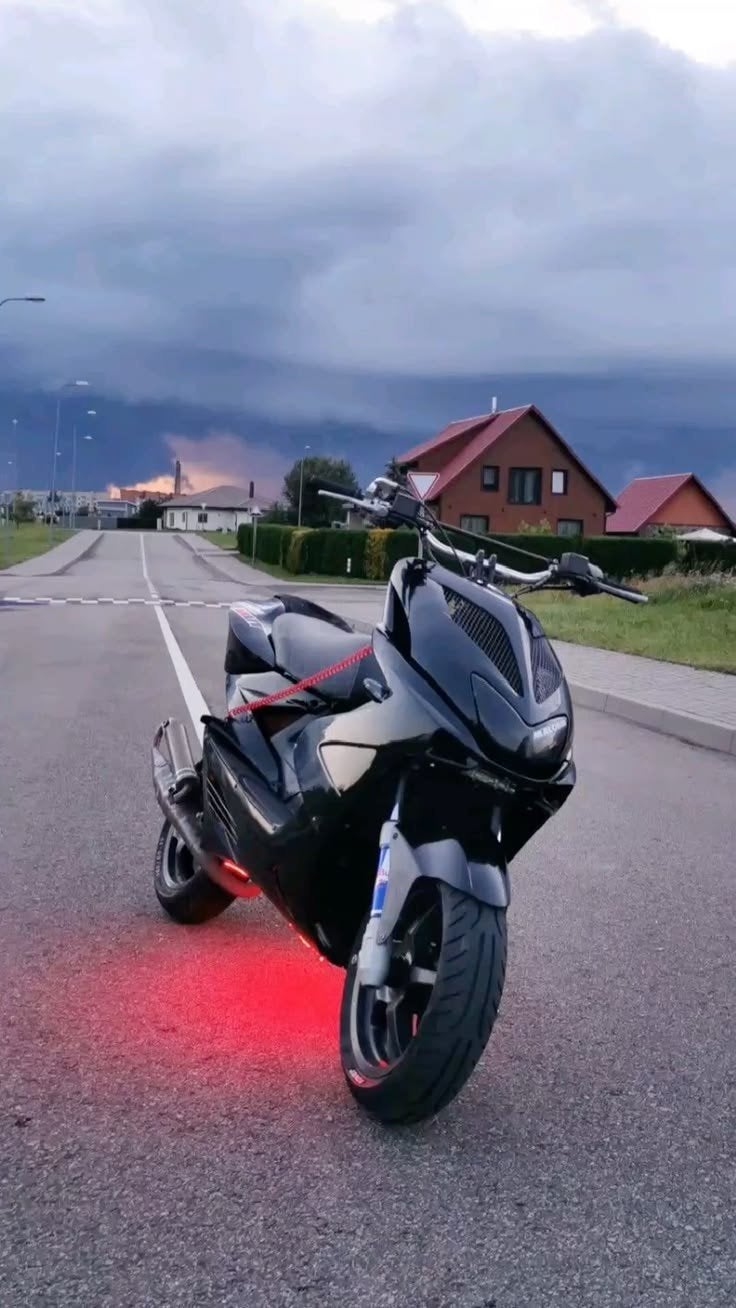 GEZOCHT: Yamaha Aerox 50cc 2 takt (pre 2013), Ophalen of Verzenden