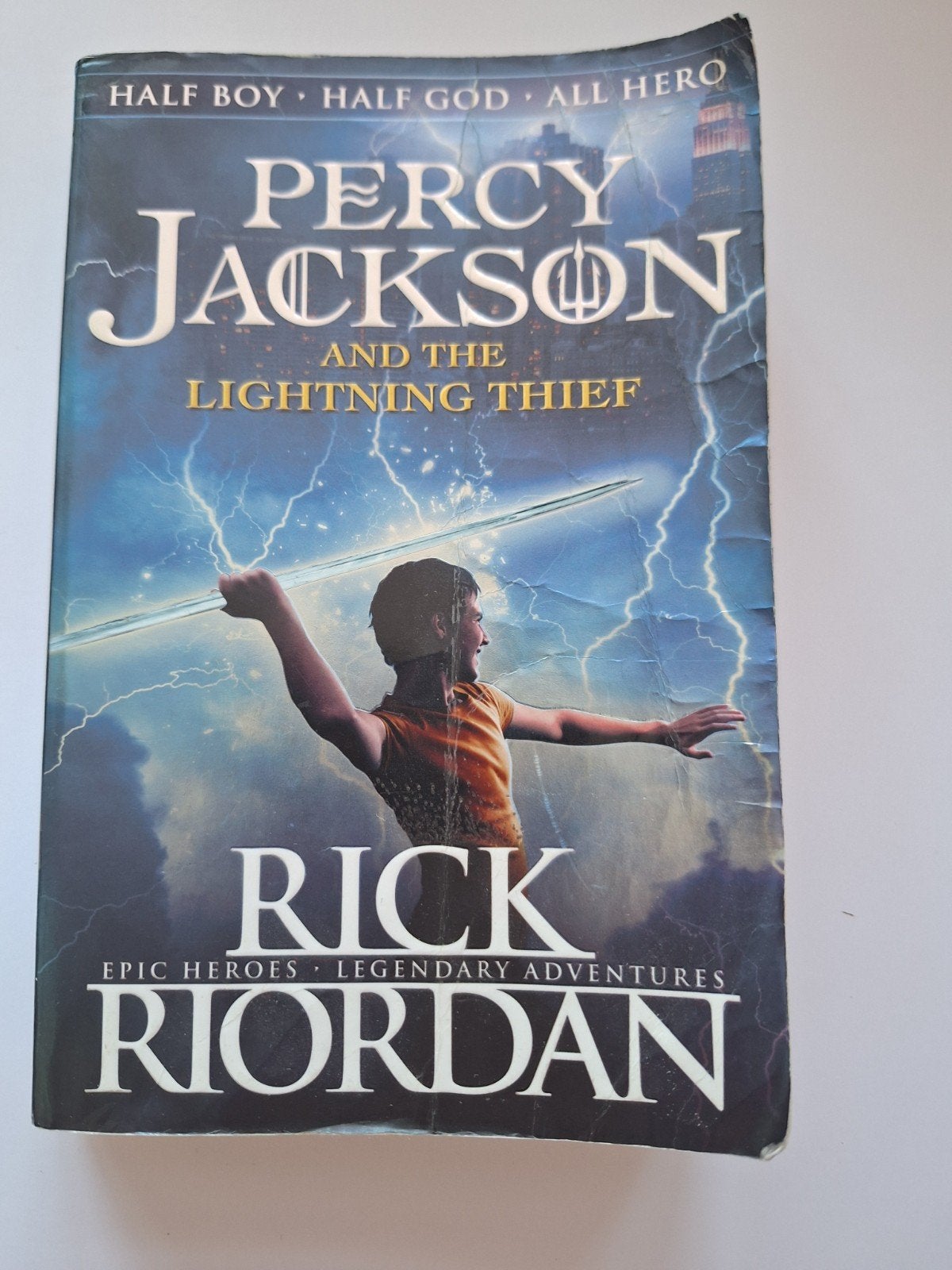 Percy Jackson: The Lightning Thief - Rick Riordan, Ophalen of Verzenden, Gelezen