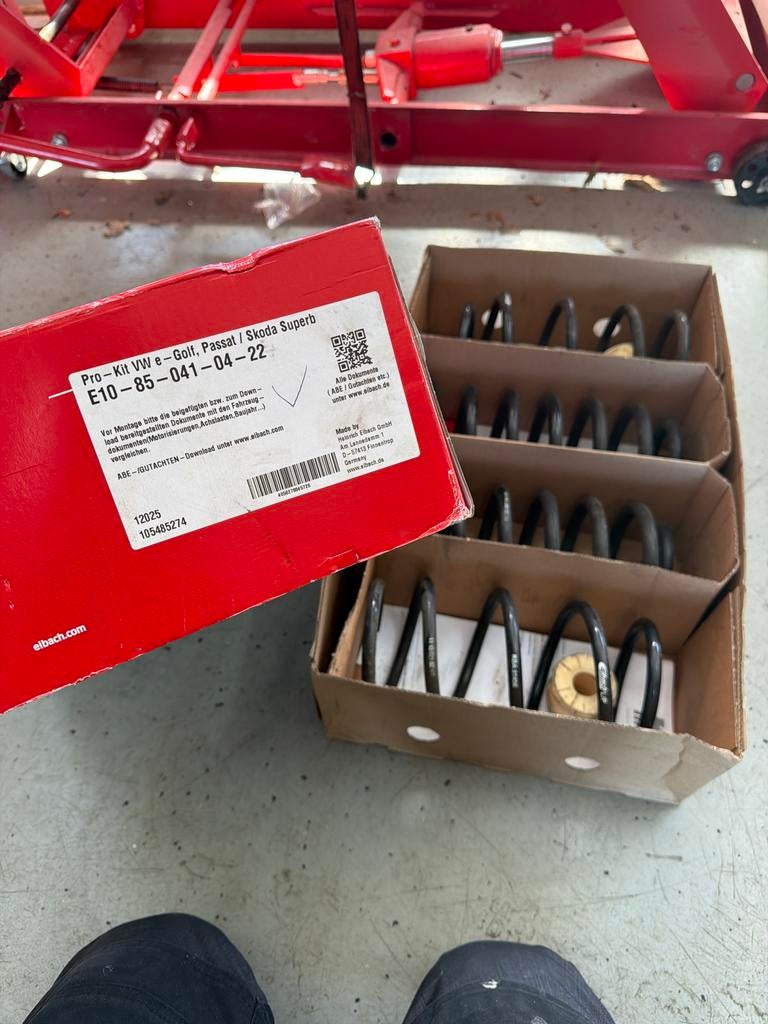 Eibach verlagingsveren VW e-Golf, Passat B8, Skoda Superb, Ophalen of Verzenden, Gebruikt, Volkswagen