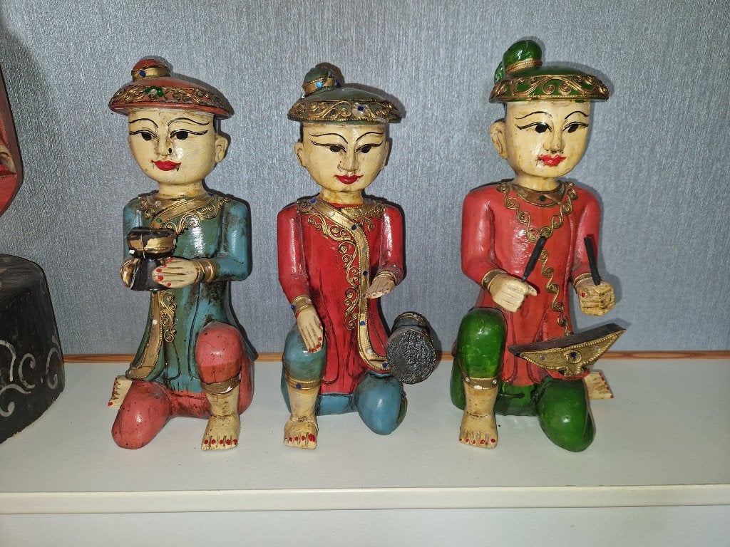 3 Origineel kleurrijk houten snijwerk Thaise priester 33cm., Ophalen of Verzenden