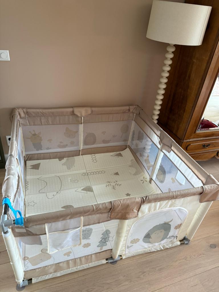 Nette en complete baby playpen, Ophalen, Zo goed als nieuw, 100 tot 150 cm