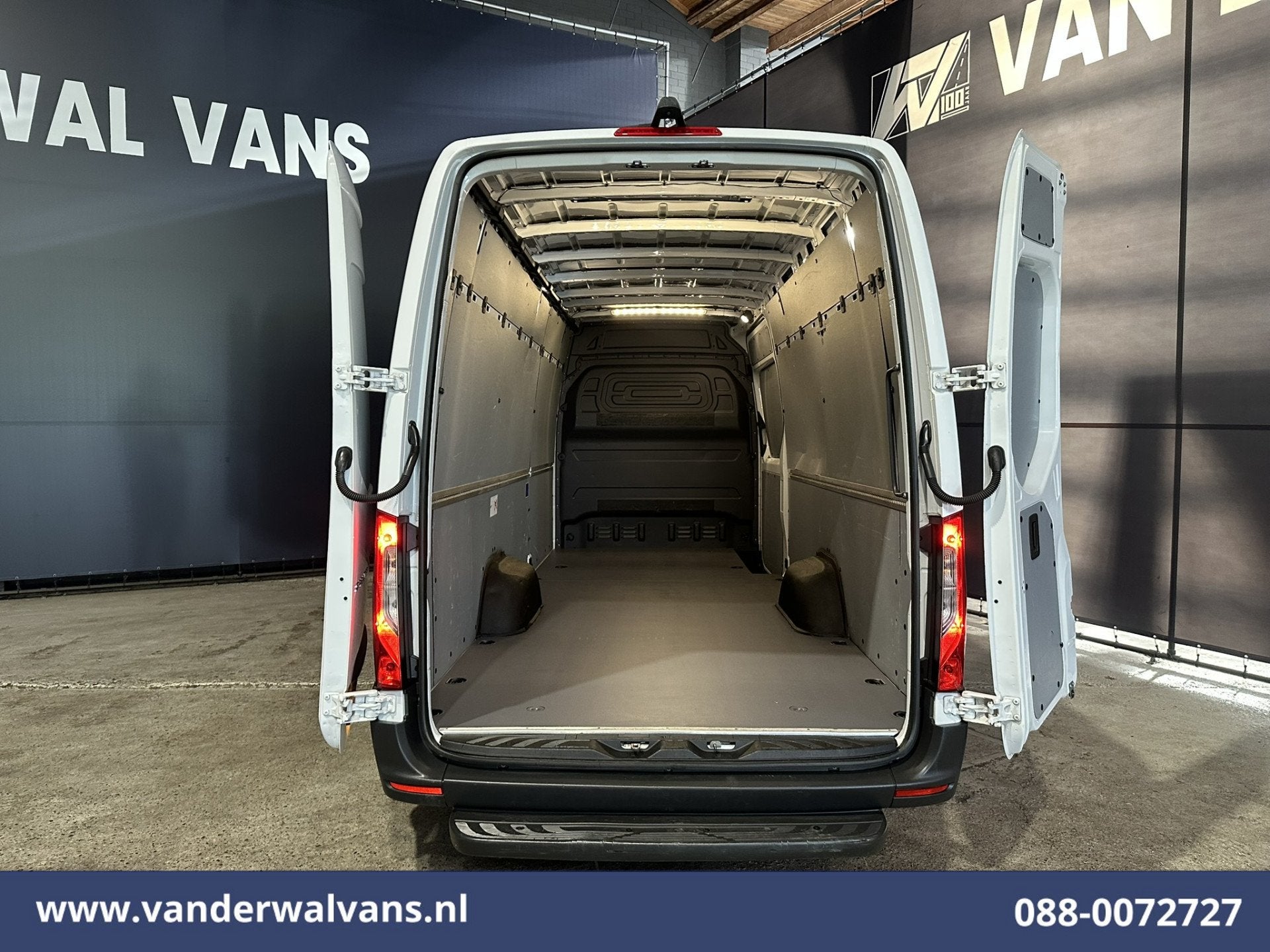 Mercedes-Benz Sprinter 317 CDI 170pk L4H2 Supermaxi Euro6 Ai, Auto's, 4 cilinders, 2000 kg, Wit, Bedrijf
