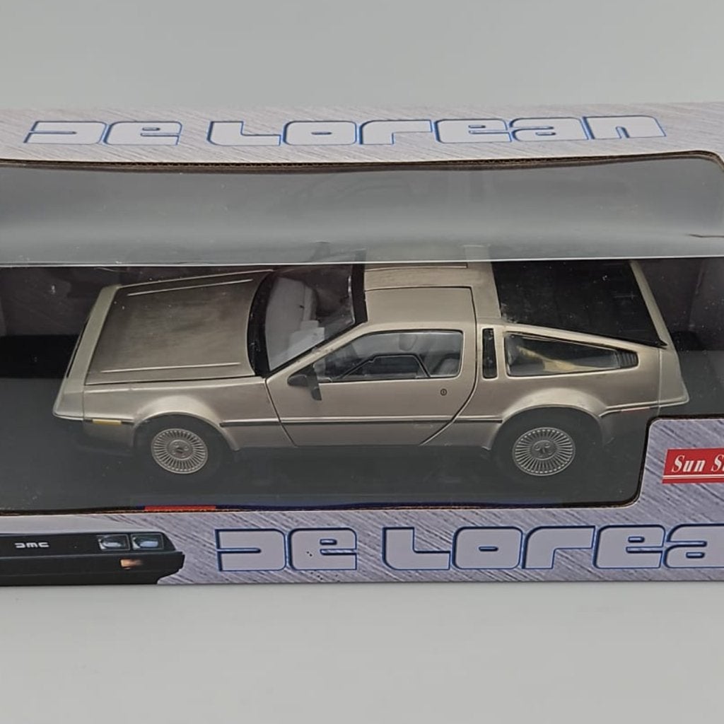 Sun Star DeLorean DMC 12 Coupe 1981 1:18 Zilver | Nieuw, Flex Ltd., Nieuw, https://flex.com/contact-us, Nobelstraat 10, 5807 GA Oostrum LB, Limburg, Nederland