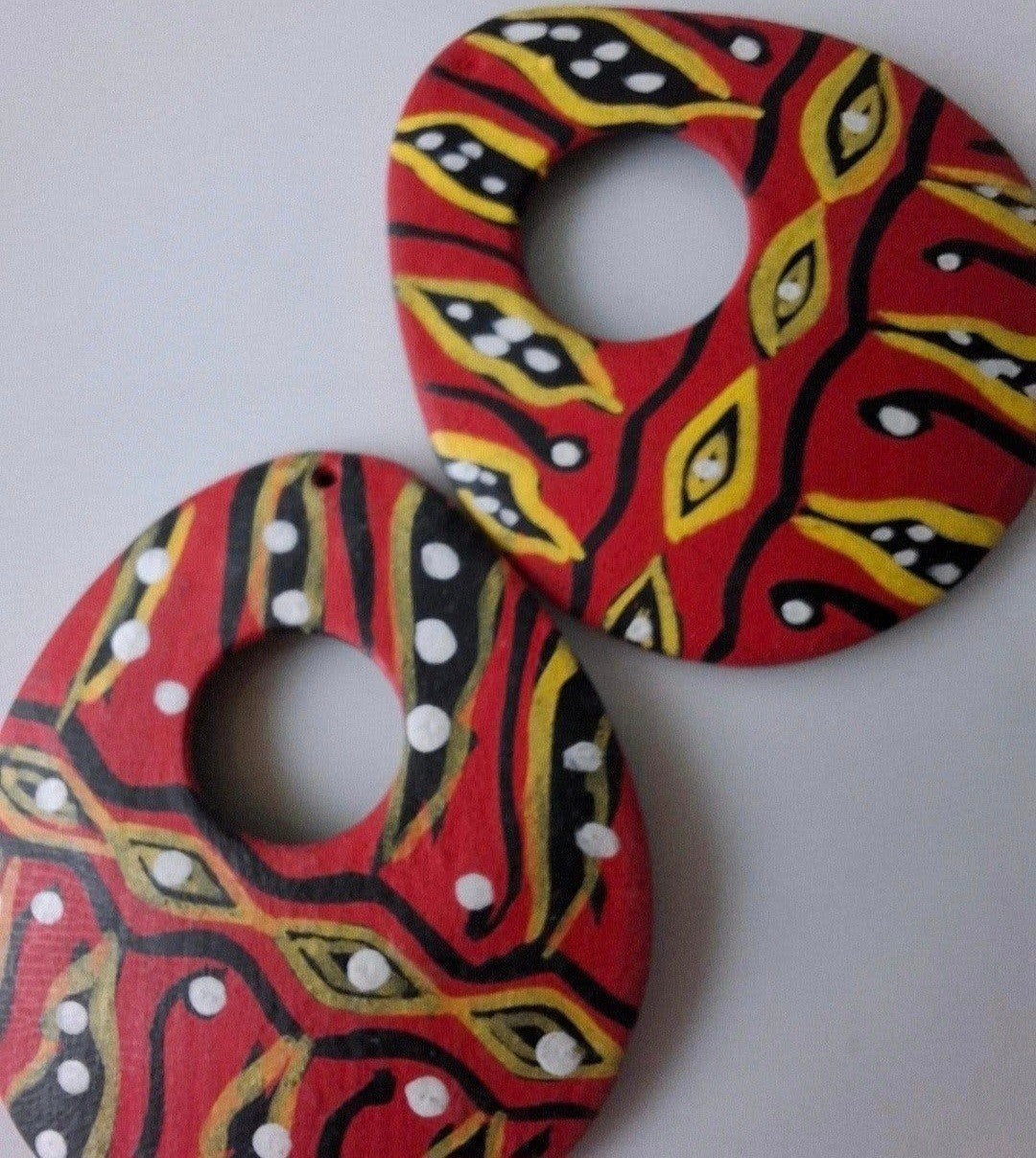 2 stuks houten hangers rood geel, Overige merken, Overige materialen, -, -