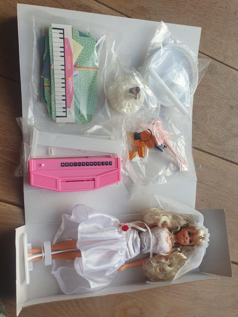 Barbie in Trouwjurk met Accessoires - Nieuw in Doos, Ophalen of Verzenden, Nieuw, Barbie