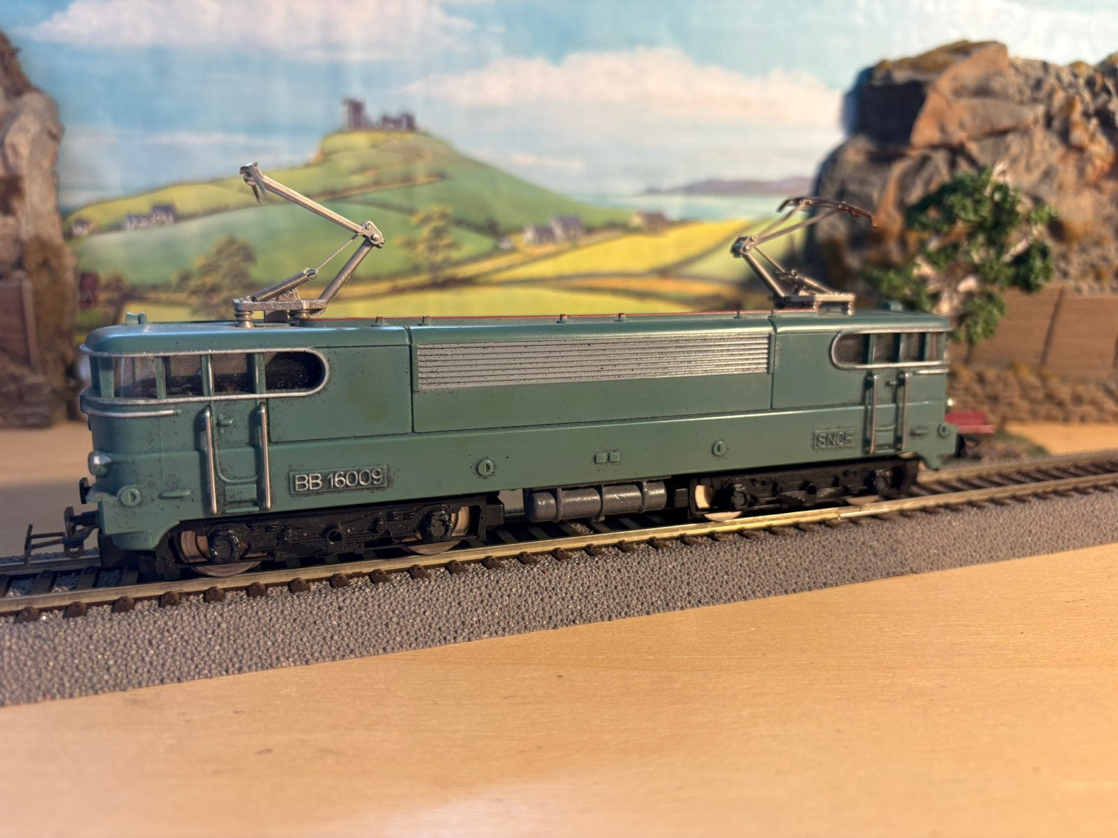 Hornby SNCF e loc bb 16009, Verzenden, Gebruikt, Gelijkstroom, Locomotief