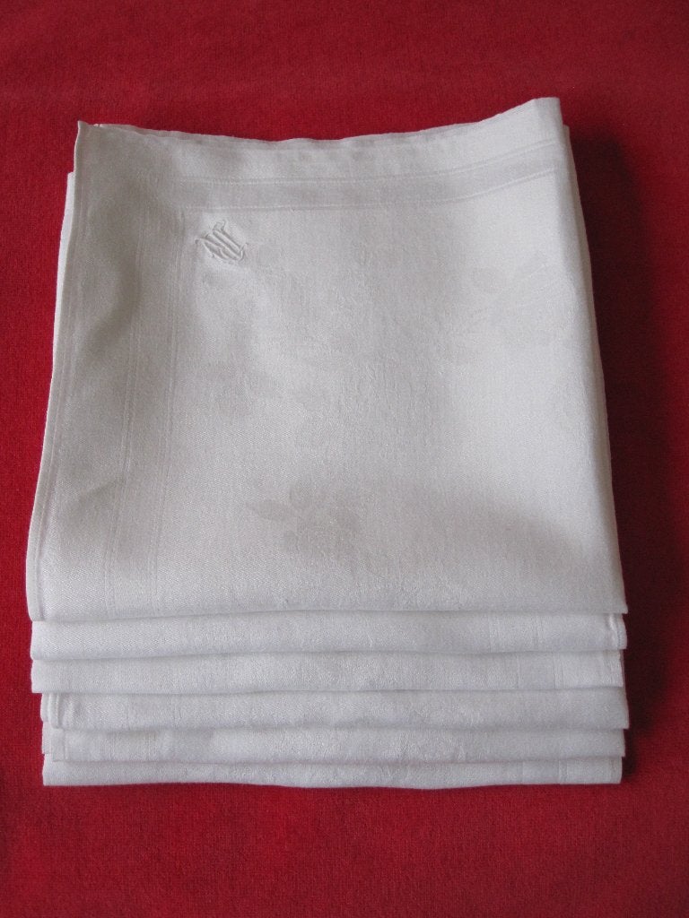 6 Fraaie witte damast servetten met initialen R D, Ophalen of Verzenden, Zo goed als nieuw, Vierkant, Binnen