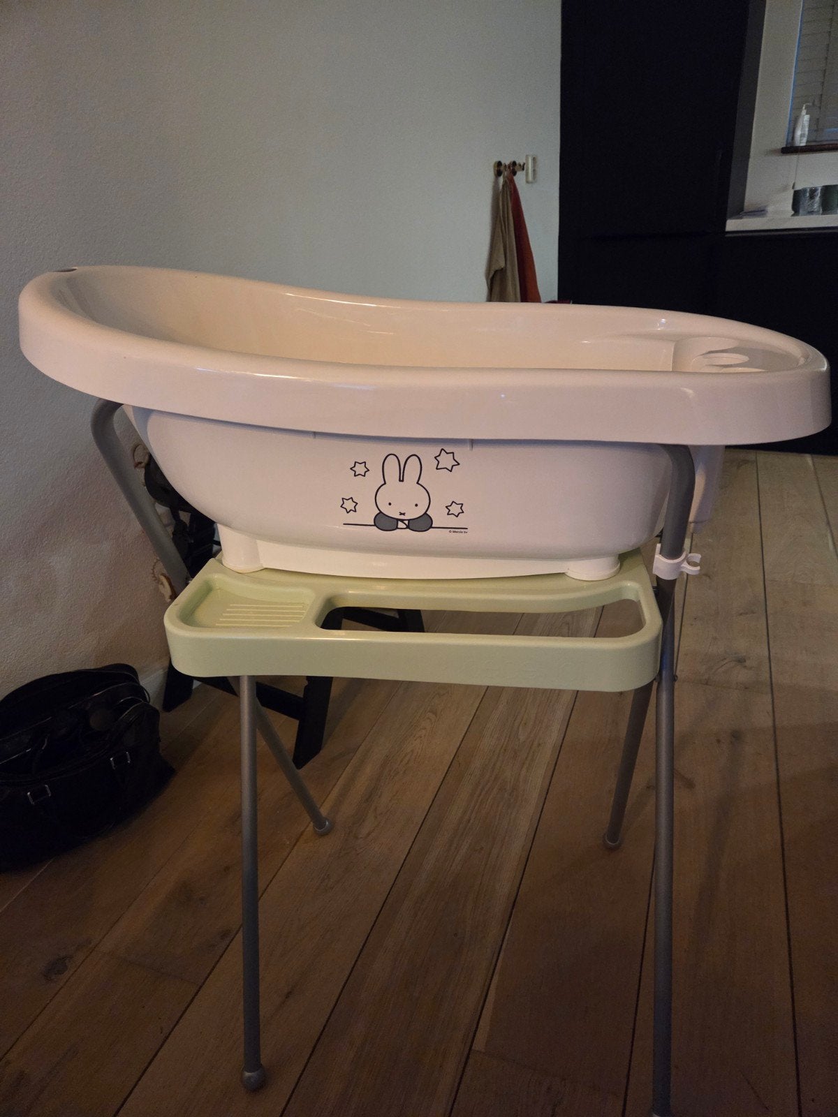 Bébé-jou babybadje met standaard en thermometer, Ophalen, Gebruikt, Badje, Bébé-jou