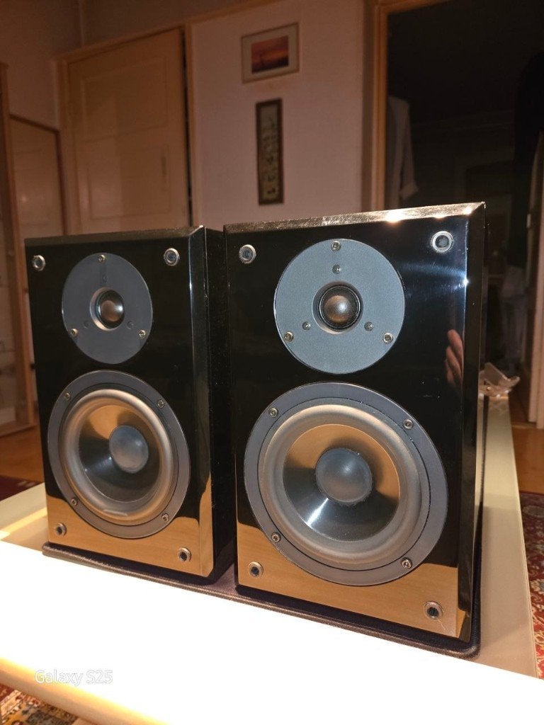 Yamaha NX-E400 speaker (zwart Pianolak )