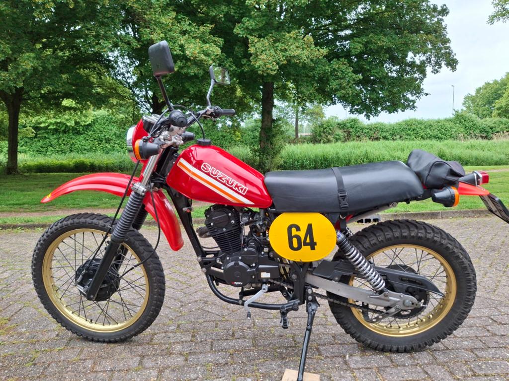 Suzuki DR, Motoren, 250 cc, Particulier, Enduro, 1 cilinder