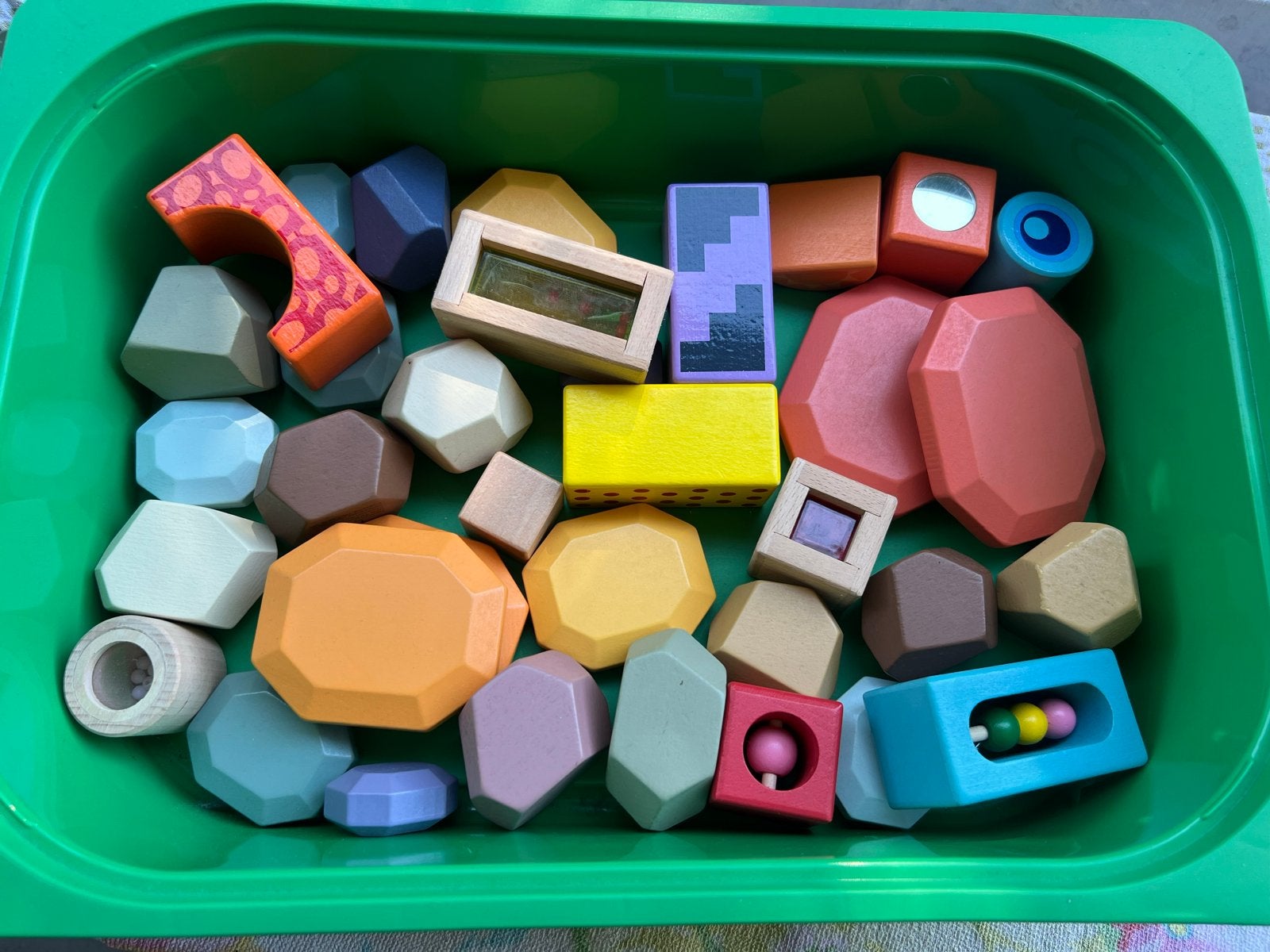 Houten bouwstenen set - diverse vormen en kleuren, Ophalen of Verzenden, Gebruikt, Overige merken