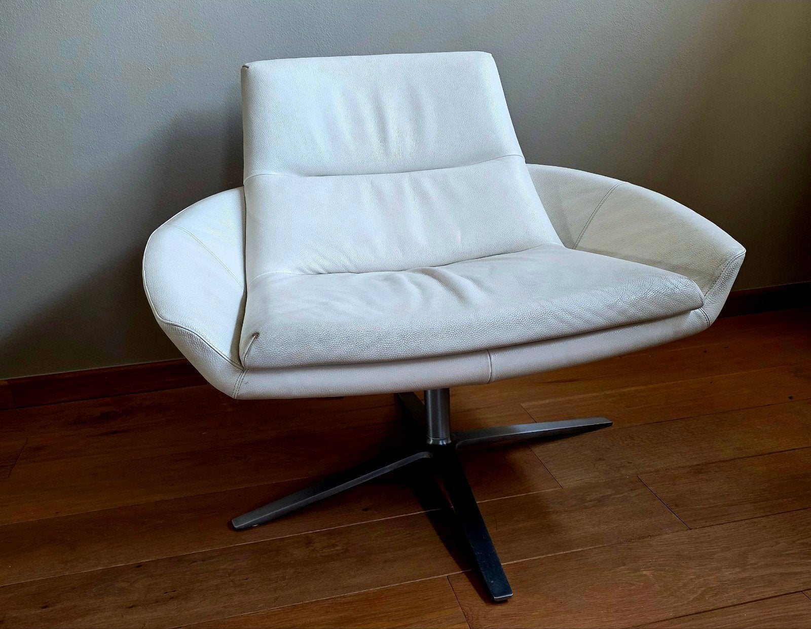 Wit leren MONTIS Hugo draaifauteuil - laag model, Ophalen, Gebruikt, Leer, Modern, Comfortabel