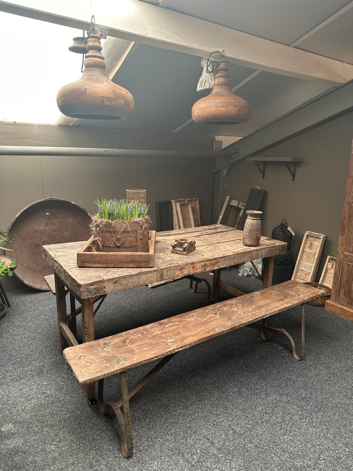 Robuuste markttafel op wielen, Ophalen