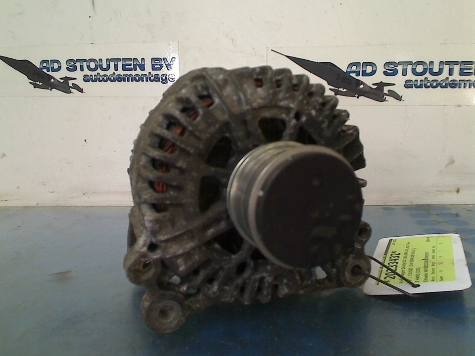 Dynamo Volkswagen Caddy III (2KA,2KH,2CA,2CH) 06F903023C, Gebruikt, Volkswagen, Volkswagen AG, Kundenbetreuung@volkswagen.de