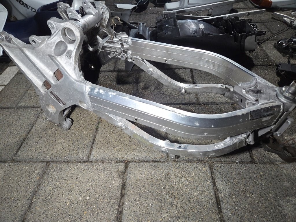 Honda VFR 750 F RC36-1 Hoofdframe exclusief kenteken, Motoren, Ophalen