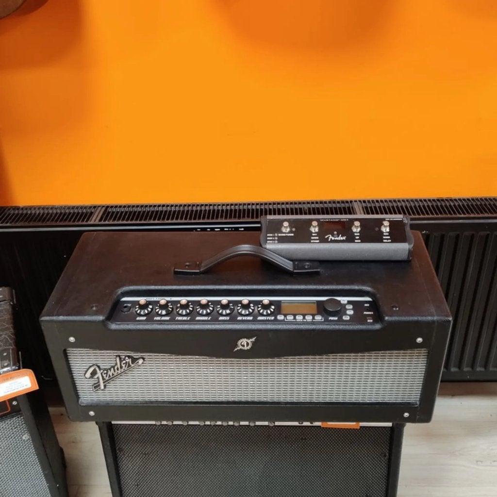 Fender Mustang V V.2 150-Watt Modeling Guitar Amp €199,99, Ophalen, F, F, Zo goed als nieuw