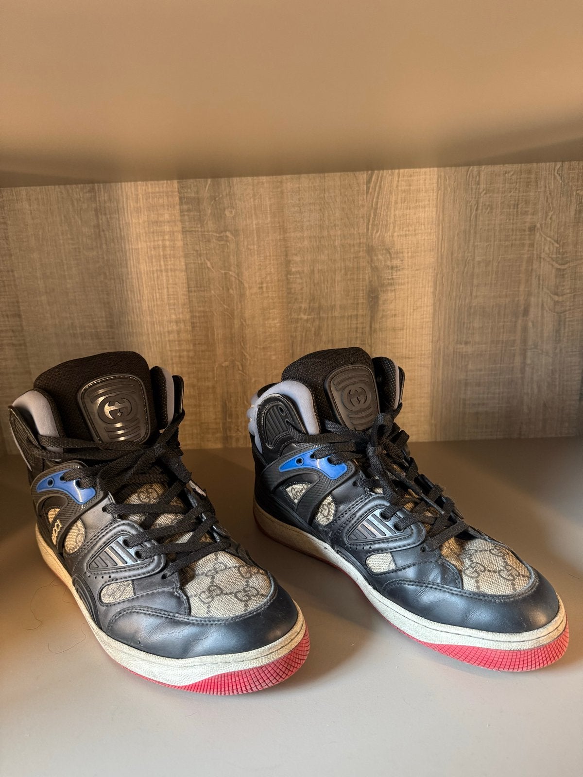 Gucci High-Top Sneakers met Monogram en Strepen, Ophalen of Verzenden, Gedragen, Zwart, Sneakers of Gympen