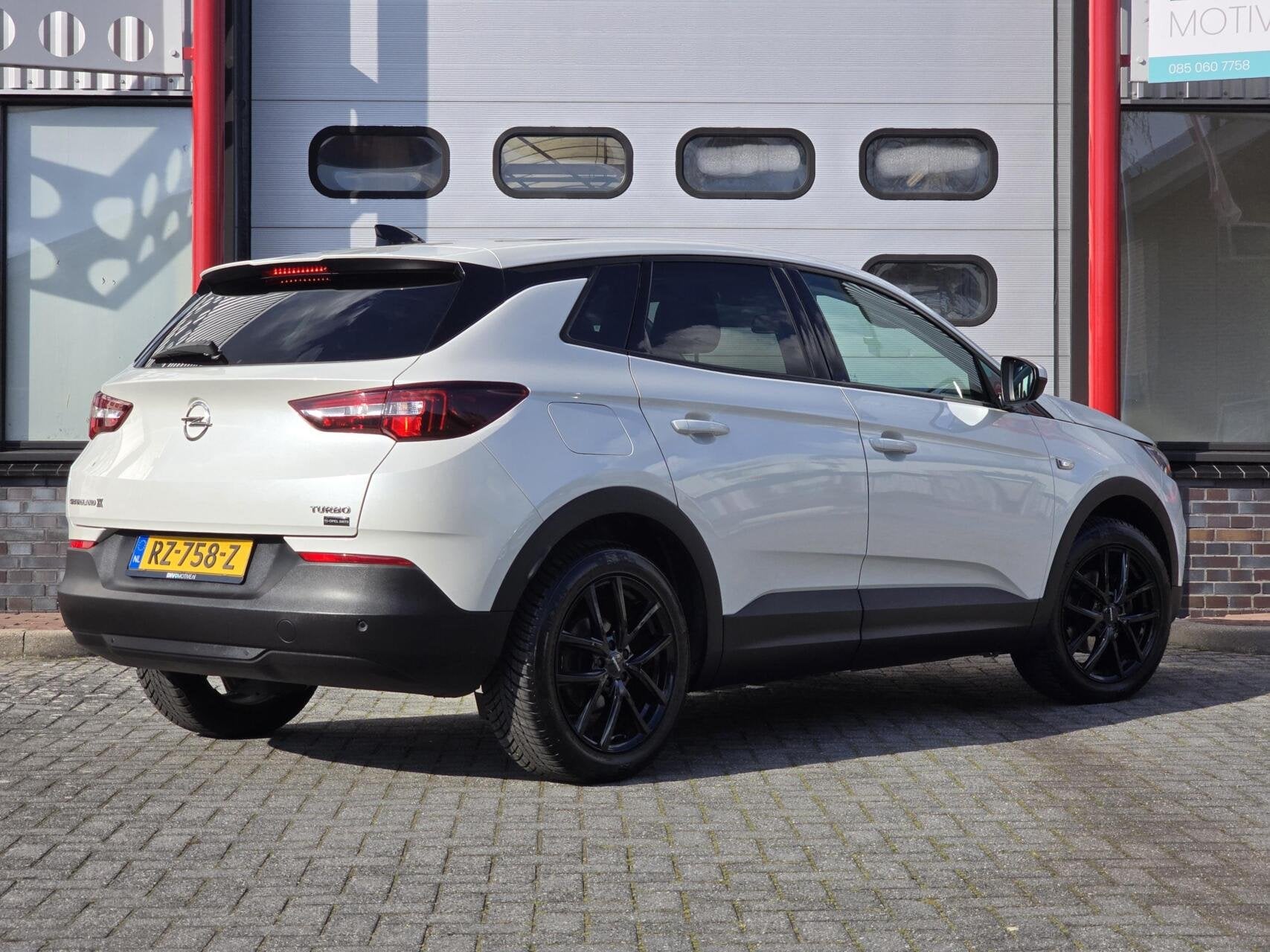 Opel Grandland X 1.2 Turbo Online Ed. Pano/Trekhaak/Navi/LMV, Voorwielaandrijving, Automatische klimaatregeling, Stof, Gebruikt