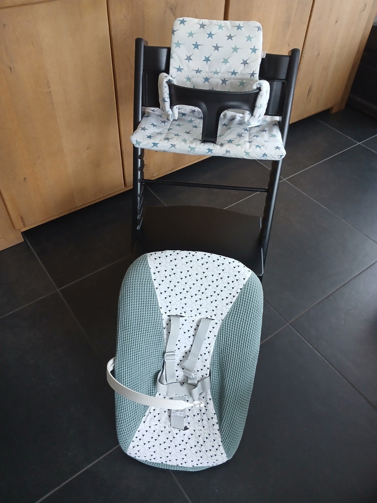 Stokke tripp trapp triptrap kinderstoel met newborn +babyset, Ophalen, Zo goed als nieuw, Meegroeistoel