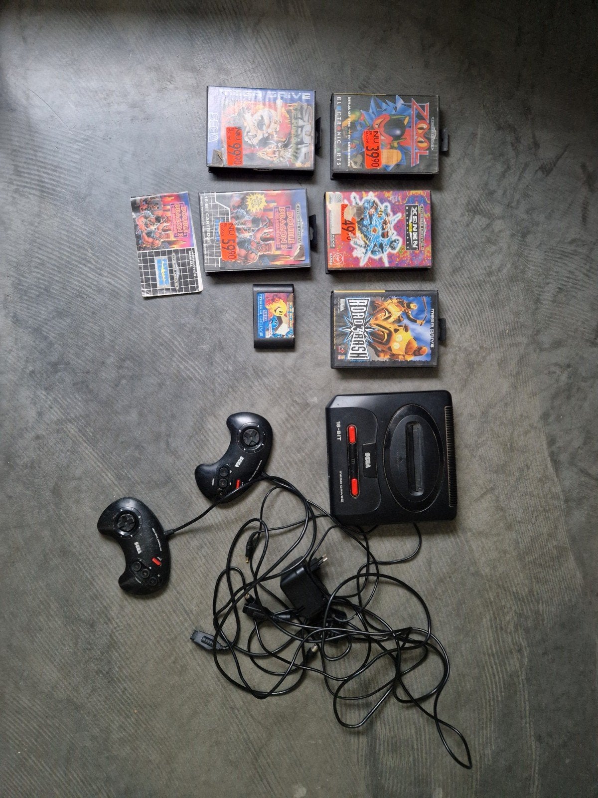 Sega Mega Drive met games en controllers (werking onzeker), Spelcomputers en Games, Spelcomputers | Sega, Met games, Mega Drive