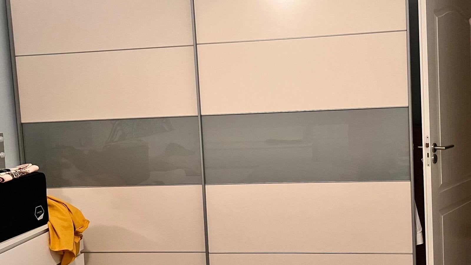 Kledingkast met schuifdeuren - 200x250 cm, Ophalen, Met plank(en), Gebruikt, 200 cm of meer