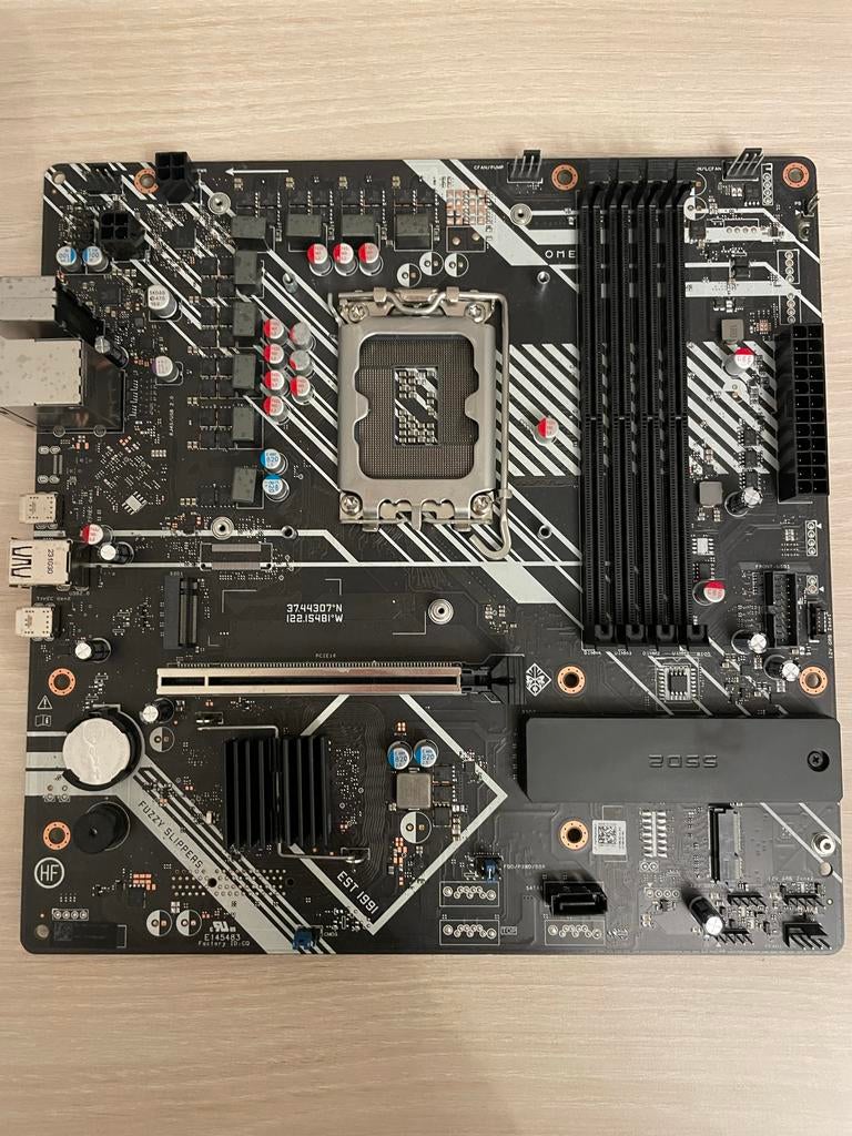 Intel Moederbord LGA1700 - Nieuwstaat, Ophalen of Verzenden, Zo goed als nieuw, Intel, DDR5